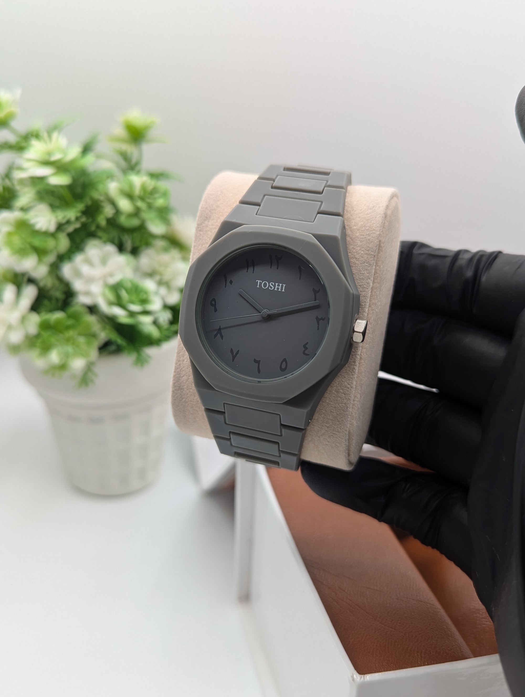 Grey Arabic Aura