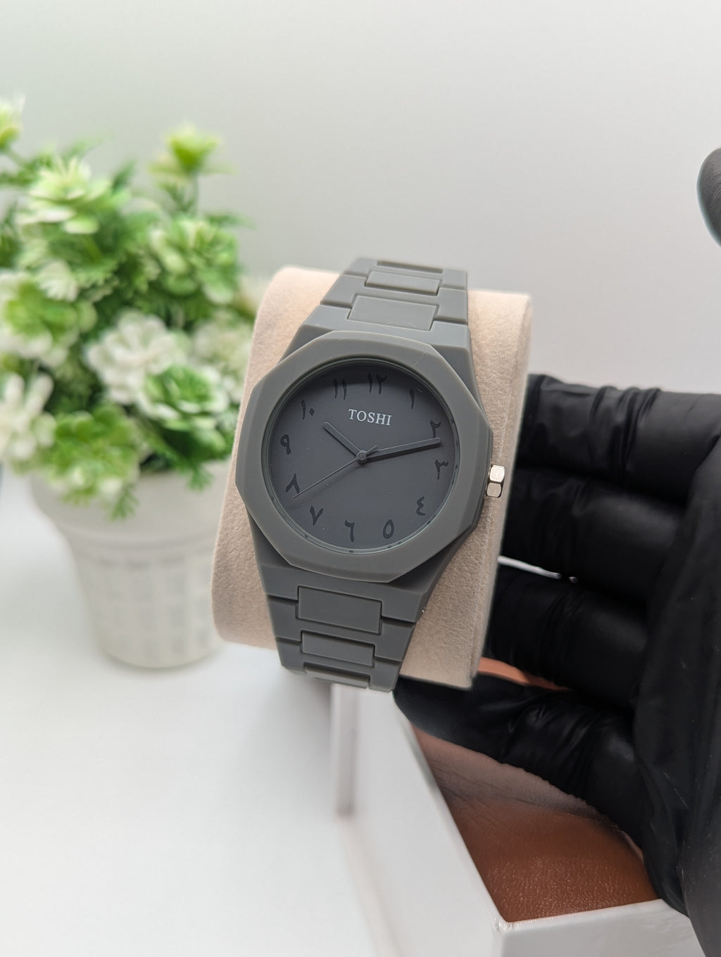 Grey Arabic Aura