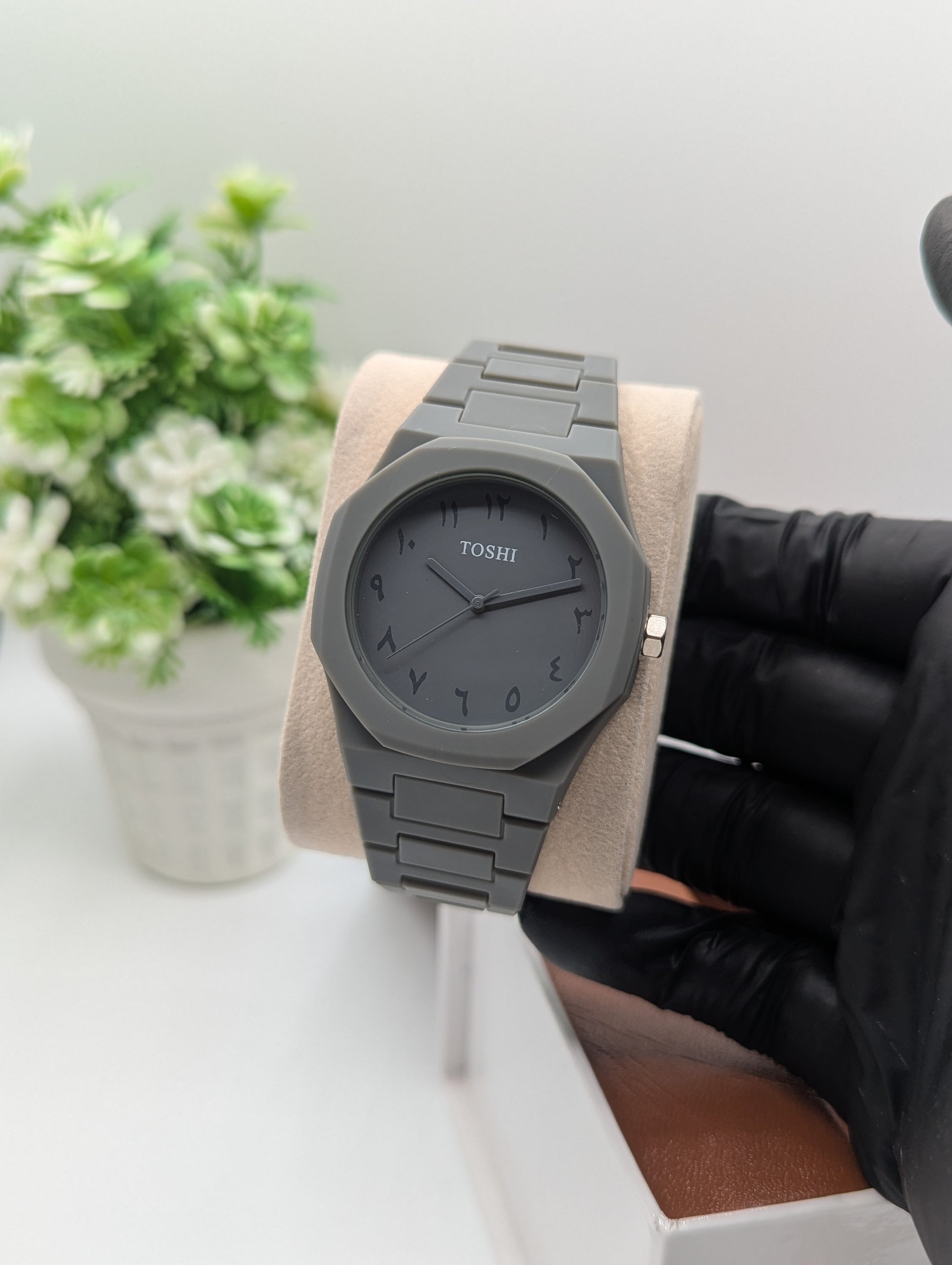 Grey Arabic Aura
