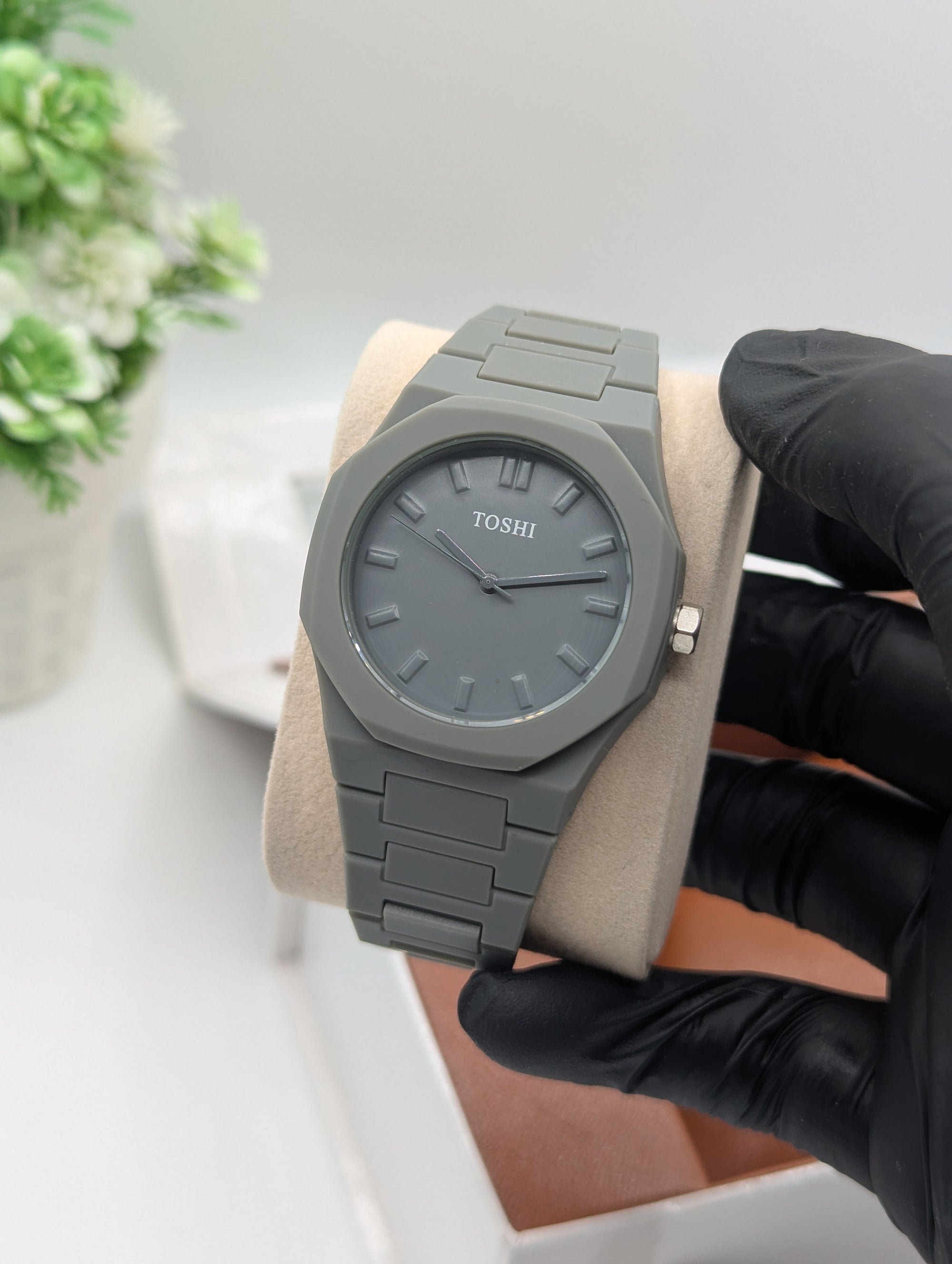 Grey Arabic Aura