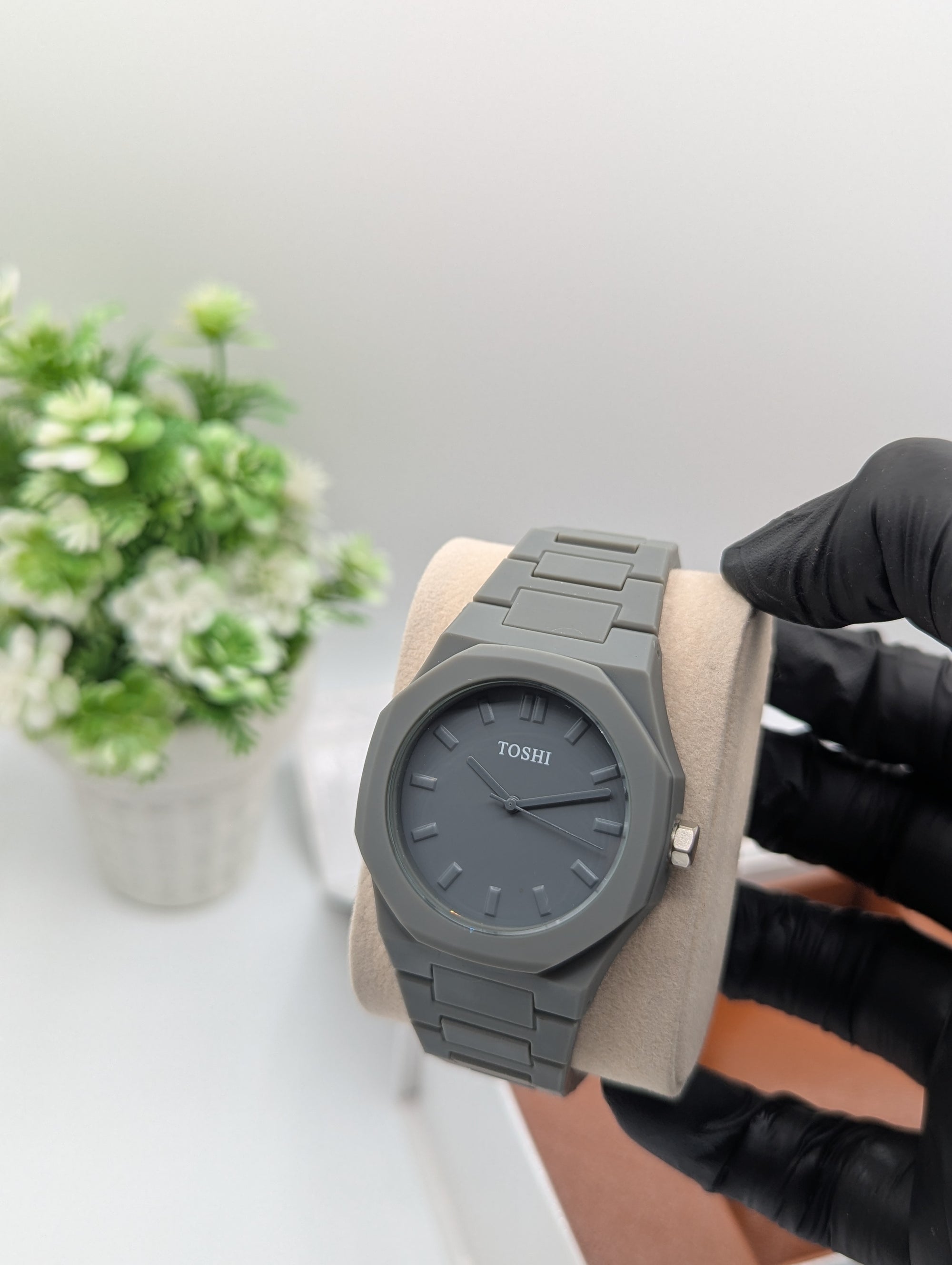 Grey Arabic Aura
